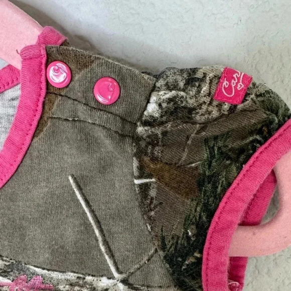 Carhartt Camo Snap Button Onsie Baby Girl Size 6 M‎ Baby Pink Camo 100% Cotton - Picture 7 of 10